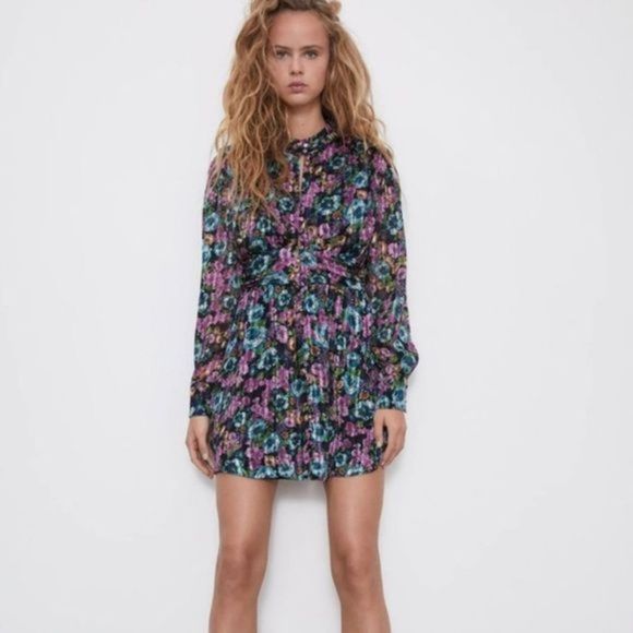 Zara Dresses & Skirts - Zara floral long sleeve buttoned dress